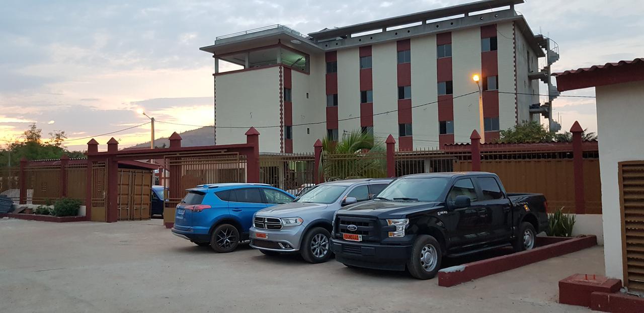 Hôtel La Rose Blanche Korhogo Exterior foto
