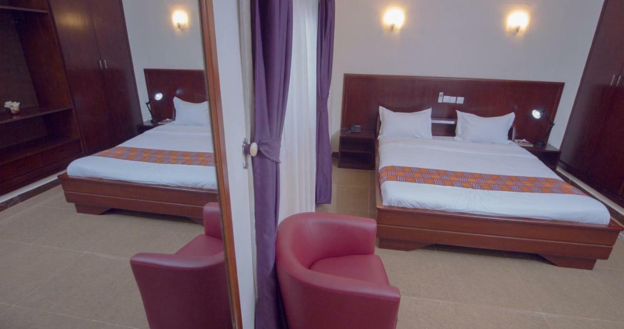 Hôtel La Rose Blanche Korhogo Exterior foto